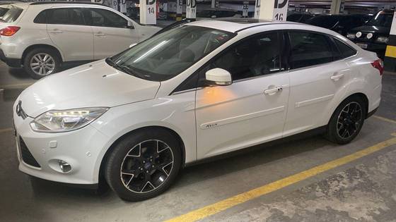 FORD FOCUS 2.0 TITANIUM SEDAN 16V FLEX 4P POWERSHIFT